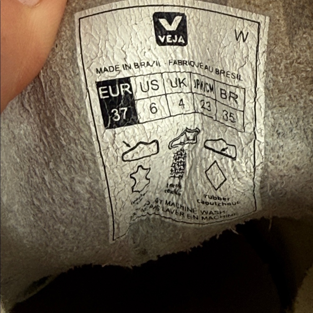 Veja White Black Casual Sneakers - Picture 10 of 16